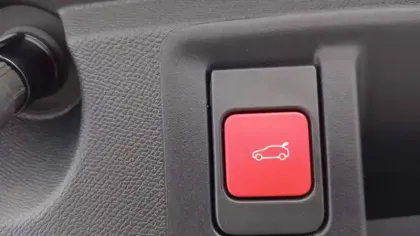 Photo 37 Peugeot 308  SW Hybrid 145 e-DCS6