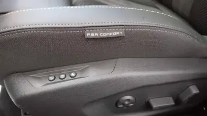 Photo 28 Peugeot 308  SW Hybrid 145 e-DCS6