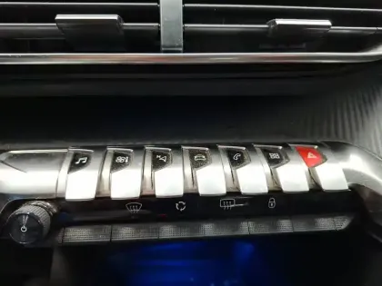 Photo 27 Peugeot 3008  Puretech 130ch S&S BVM6