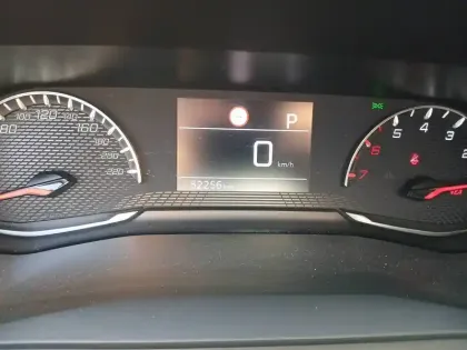 Photo 11 Peugeot 2008  PureTech 130 S&S EAT8