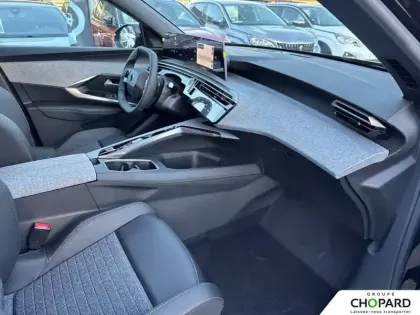 Photo 34 Peugeot 3008  Electrique 210 ch 73 kWh