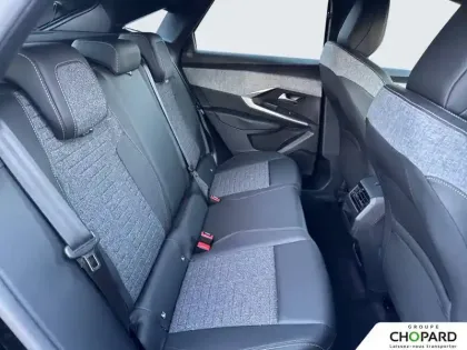 Photo 19 Peugeot 3008  Electrique 210 ch 73 kWh