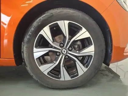 Photo 17 Renault Clio  TCe 90