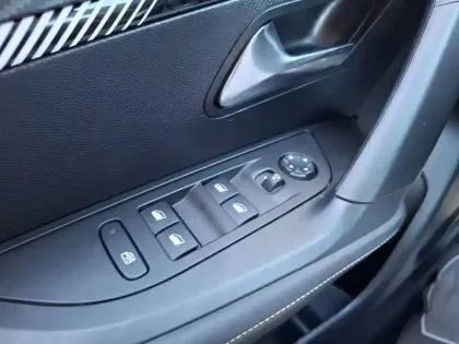 Photo 34 Peugeot 2008  PureTech 130 S&S EAT8