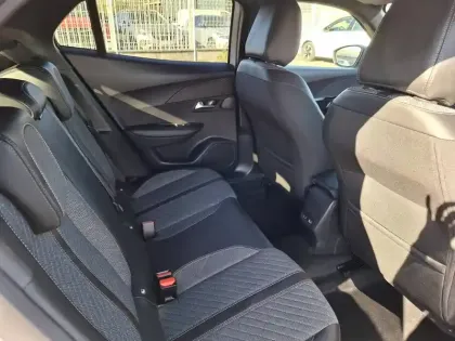 Photo 14 Peugeot 2008  PureTech 130 S&S EAT8