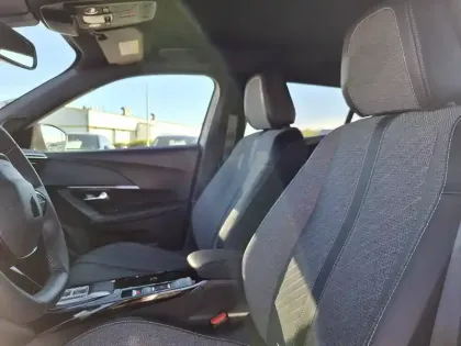 Photo 35 Peugeot 2008  PureTech 130 S&S EAT8