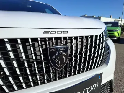 Photo 22 Peugeot 2008  PureTech 130 S&S EAT8