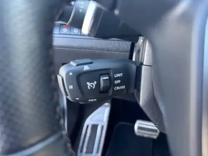 Photo 18 Peugeot 3008  Hybrid 225 e-EAT8