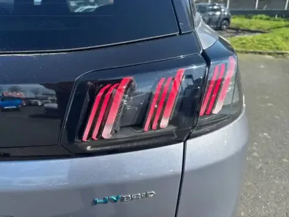 Photo 16 Peugeot 3008  Hybrid 225 e-EAT8