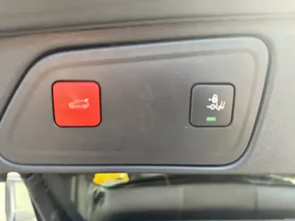 Photo 19 Peugeot 3008  Hybrid 225 e-EAT8