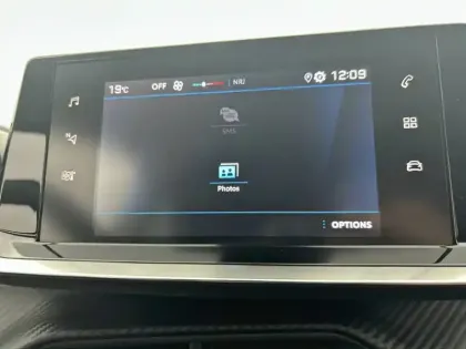 Photo 98 Peugeot 208  PureTech 75 S&S BVM5