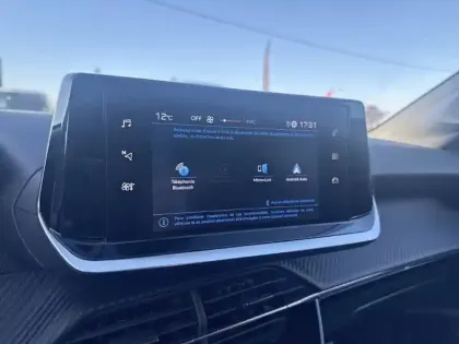 Photo 18 Peugeot 208  PureTech 75 S&S BVM5