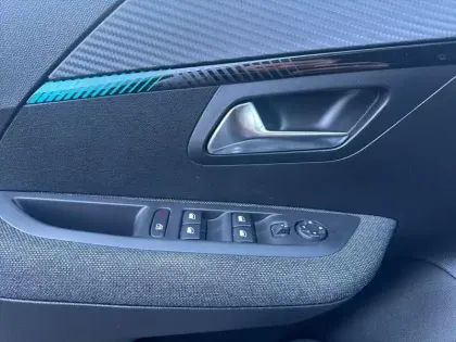 Photo 21 Peugeot 208  PureTech 75 S&S BVM5