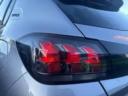 Photo 40 Peugeot 208  PureTech 75 S&S BVM5