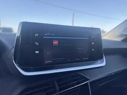 Photo 17 Peugeot 208  PureTech 75 S&S BVM5