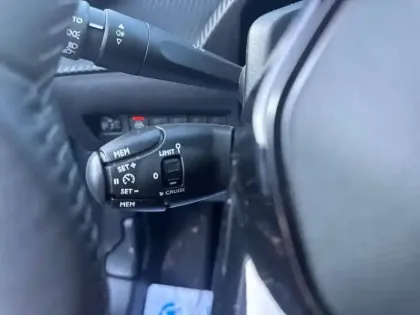 Photo 19 Peugeot 208  PureTech 75 S&S BVM5