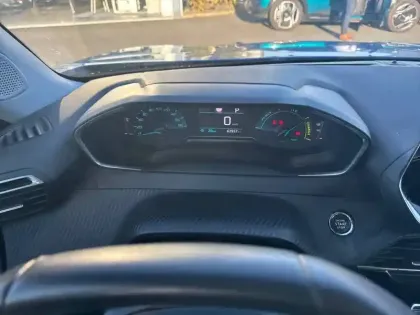 Photo 9 Peugeot 2008  Electrique 136 ch