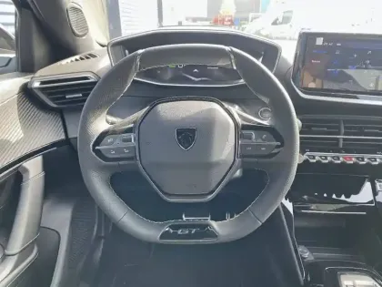 Photo 8 Peugeot 2008  Electrique 54 kWh 156 ch