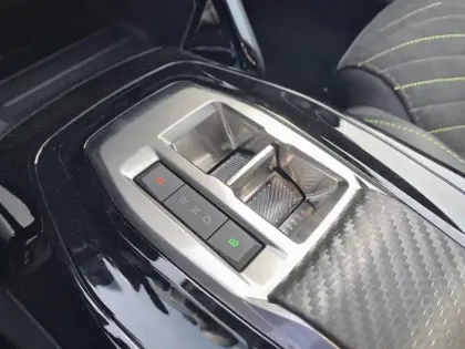 Photo 13 Peugeot 2008  Electrique 54 kWh 156 ch