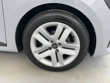 Photo 46 Renault Clio Gén. V (BJA) Ph2 Evolution 5