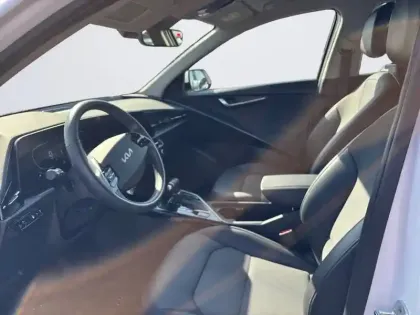 Photo 8 Kia Niro  1.6 GDi 183 ch PHEV DCT6