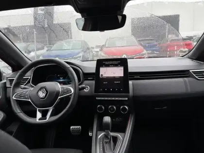 Photo 57 Renault Clio  E-Tech full hybrid 145