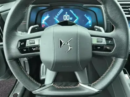 Photo 18 DS DS 9  Hybride E-Tense 360 4x4 Opera