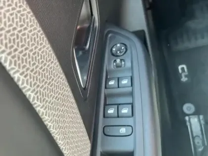 Photo 11 Citroën C4  PureTech 130 S&S BVM6 Feel Pack Business