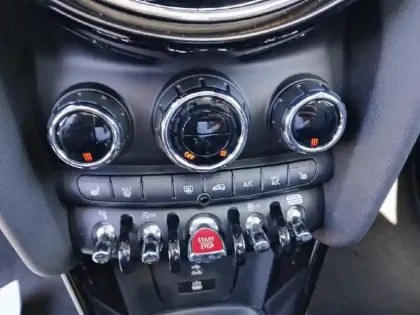 Photo 12 Mini Mini Hatch 5 Portes Cooper 136 ch DKG7 Edition Premium Plus