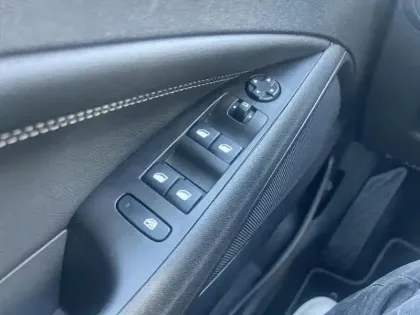 Photo 19 Opel Crossland  1.2 Turbo 130 ch BVA6 Elegance Business