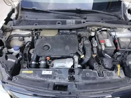 Photo 7 Peugeot 2008 Gén. II Ph1 NG GT 5