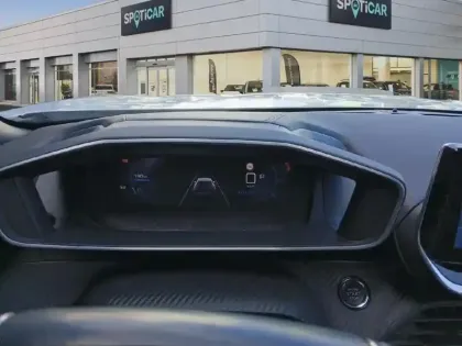 Photo 17 Peugeot 2008 Gén. II Ph1 NG GT 5