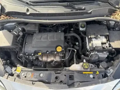 Photo 6 Opel Corsa  1.4 90 ch Design 120 ans