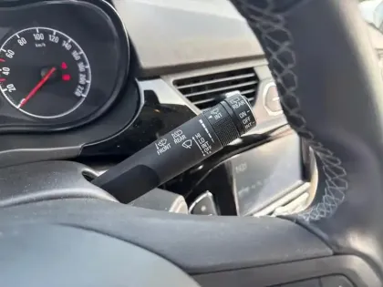 Photo 16 Opel Corsa  1.4 90 ch Design 120 ans