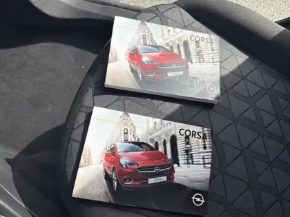 Photo 15 Opel Corsa  1.4 90 ch Design 120 ans