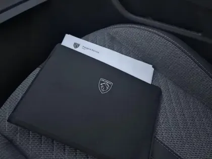 Photo 12 Peugeot 2008  PureTech 130 S&S EAT8 Allure