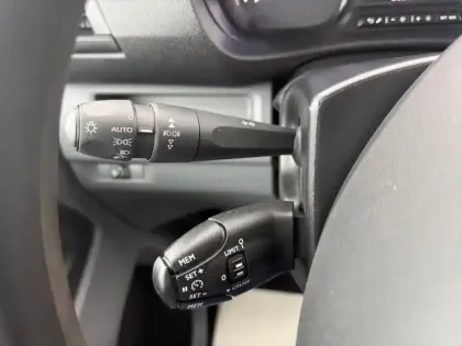 Photo 16 Fiat Scudo  FOURGON 2.0 MULTIJET 145 LONG PRO LOUNGE