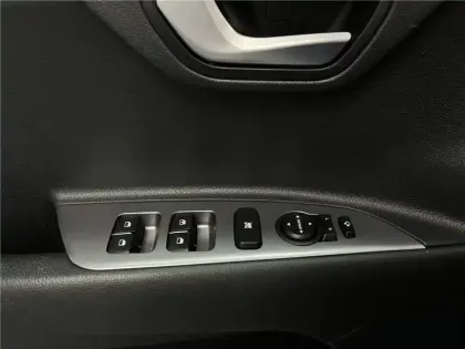 Photo 47 Kia Stonic 1.0 T-GDI 120 CH MHEV BVM6