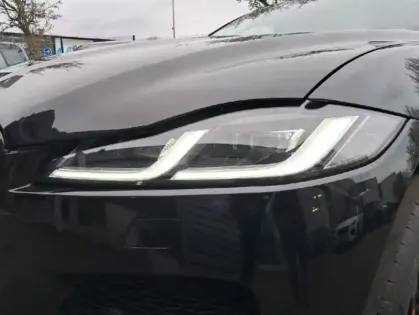 Photo 12 Jaguar F-Pace  D200 MHEV R-Dynamic SE BVA8 AWD Camera GPS Cuir