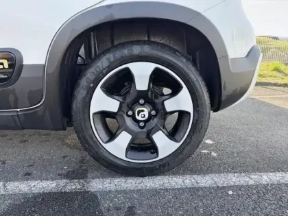 Photo 10 Fiat Panda  Pandina 1.0 65ch BSG S&S Hybrid Cross