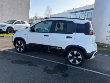 Photo 6 Fiat Panda  Pandina 1.0 65ch BSG S&S Hybrid Cross