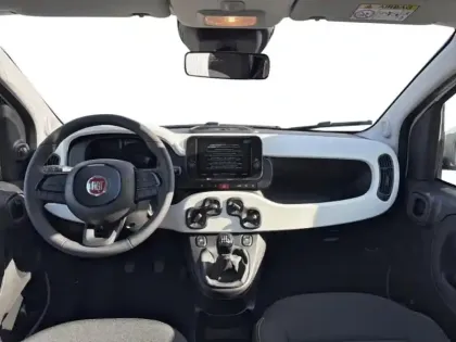 Photo 7 Fiat Panda  Pandina 1.0 65ch BSG S&S Hybrid Cross