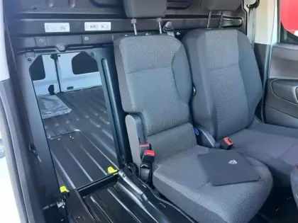 Photo 8 Peugeot Partner  M Diesel 100ch Pro Skill (GARANTIE 8 ANS)