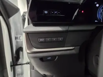 Photo 12 Lexus RZ  500e Executive MC26