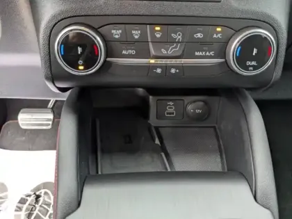 Photo 14 Ford Kuga  2.5 Duratec 190ch FHEV E85 Graphite Tech Edition BVA