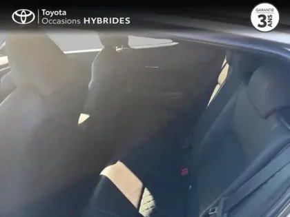 Photo 11 Toyota C-HR  122h Distinctive 2WD E-CVT RC18