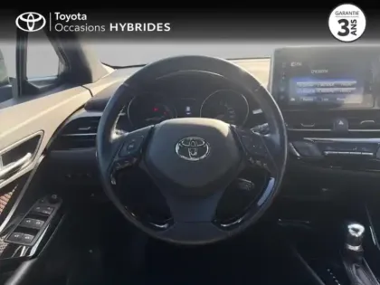 Photo 12 Toyota C-HR  122h Distinctive 2WD E-CVT RC18