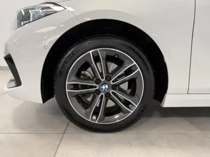 Photo 8 BMW Serie 1 Série 1 118i 136ch Edition Sport