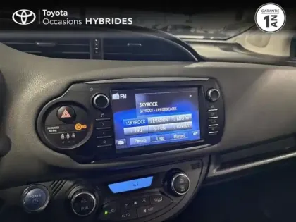 Photo 8 Toyota Yaris  HSD 100h Business 5p