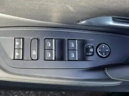 Photo 10 Peugeot 308  1.2 PureTech 130ch S&S GT EAT8